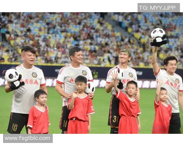 高清足球明星包装图片展示尽显球场魅力与风采的完美瞬间